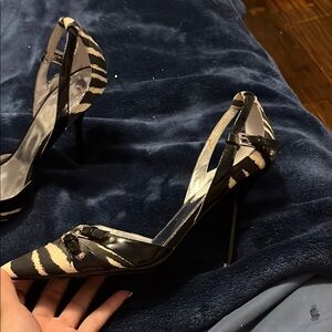 guess printed heels